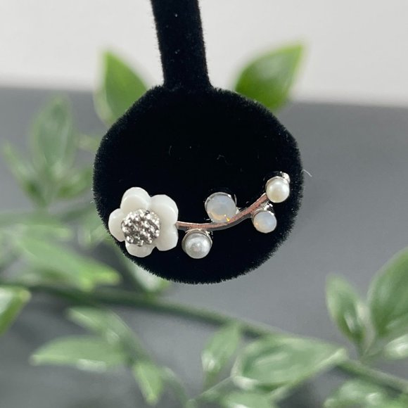 Floral Flower Climber Pearl Stud Earrings New - Picture 4 of 12